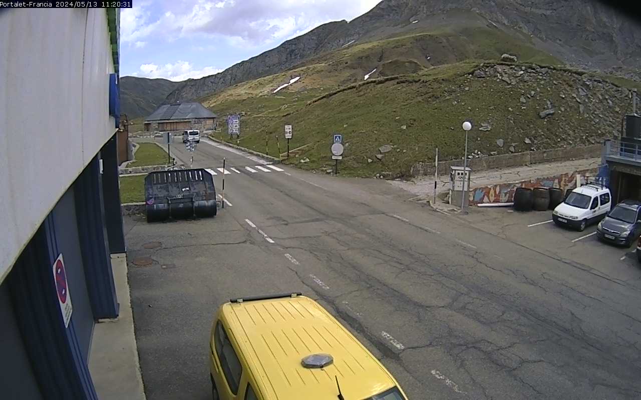 Webcam au col du Pourtalet dans la montagne d'Aneu à la frontière entre la France et l'Espagne à 1800 mètres d'altitude